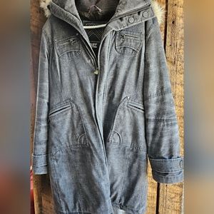 Aritzia TNA Winter Jacket Size medium